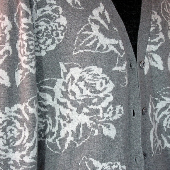 Heather Gray Jacquard Rose Boyfriend Cardigan - Picture 5 of 7